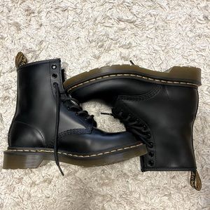 DR. MARTENS BOOTS